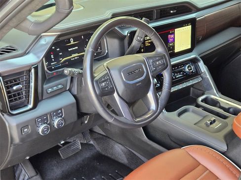 Used 2024 GMC Sierra 2500 Denali Ultimate image 10