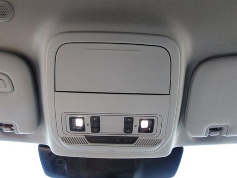 Used 2024 Ford Explorer Limited image 17