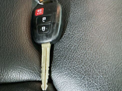 Used 2021 Toyota Tundra SR5 RWD image 34