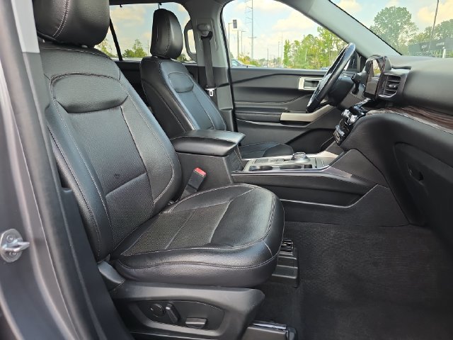 Used 2022 Ford Explorer Limited w/ Equipment Group 301A RWD image 16