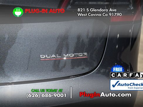 Used 2022 Tesla Model 3 Performance image 3