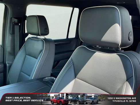 Used 2025 Chevrolet Suburban Premier RWD image 26