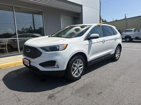 Certified 2024 Ford Edge SEL w/ Convenience Package AWD/4WD image 2