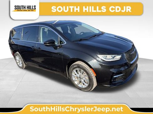 Used 2023 Chrysler Pacifica Touring-L w/ Uconnect Theater Family Group image 1