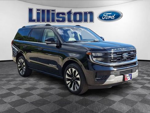 Used 2025 Ford Expedition Platinum w/ Driver's Package AWD/4WD image 3
