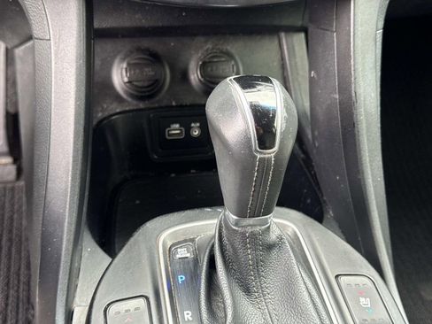Used 2018 Hyundai Santa Fe Sport w/ 2.4L Tech Package 04 FWD image 16