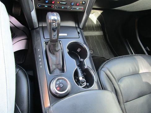Used 2018 Ford Explorer Platinum AWD/4WD image 14