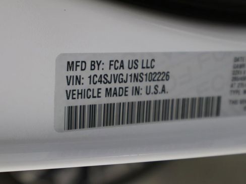 Used 2022 Jeep Grand Wagoneer Series III w/ Rear Seat Video Group 1 image 54