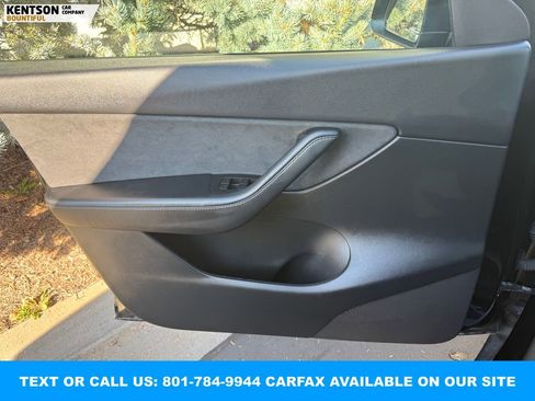 Used 2022 Tesla Model Y Performance image 17