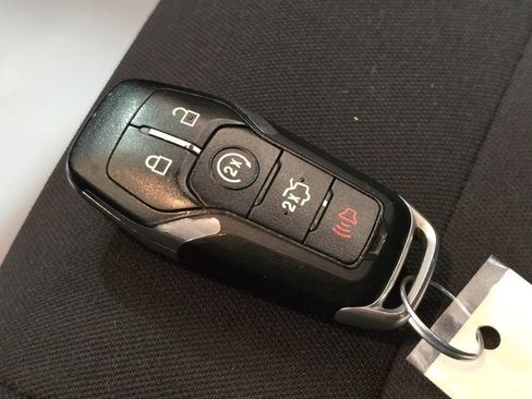 Used 2017 Ford Mustang Coupe image 33