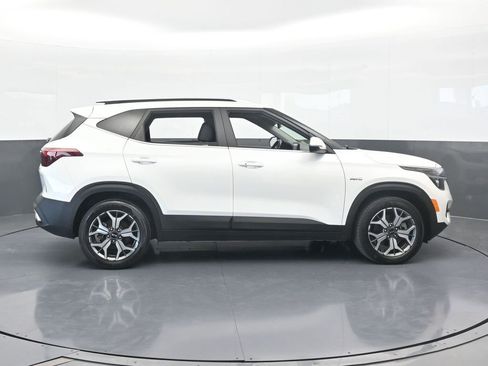 Used 2021 Kia Seltos EX image 7