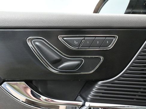 Used 2022 Lincoln Corsair Reserve w/ Equipment Group 201A image 22