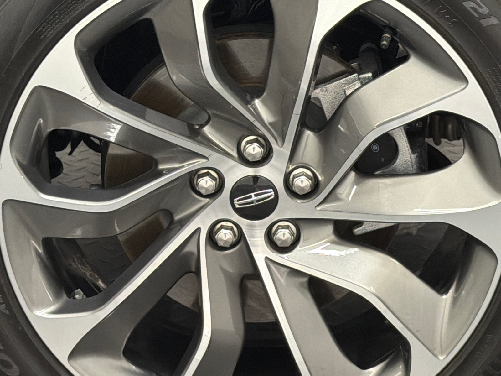 Used 2025 Lincoln Aviator Reserve AWD/4WD image 5