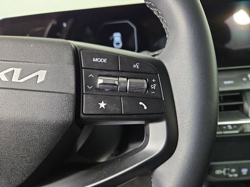 Certified 2025 Kia K4 EX image 25