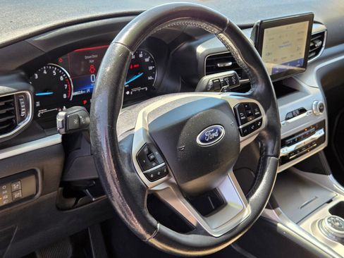 Certified 2020 Ford Explorer XLT w/ Equipment Group 202A RWD image 19