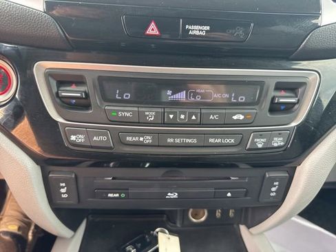 Used 2016 Honda Pilot Touring image 23