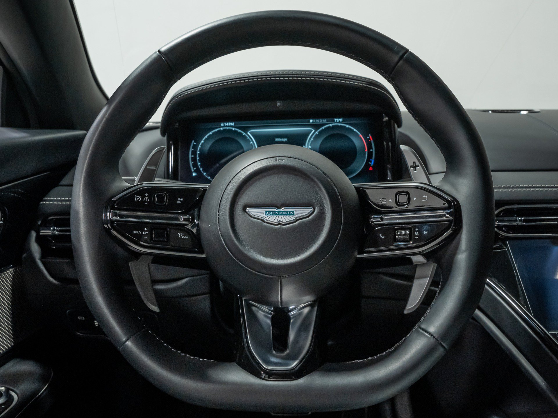 Used 2024 Aston Martin DB12 Coupe RWD image 44