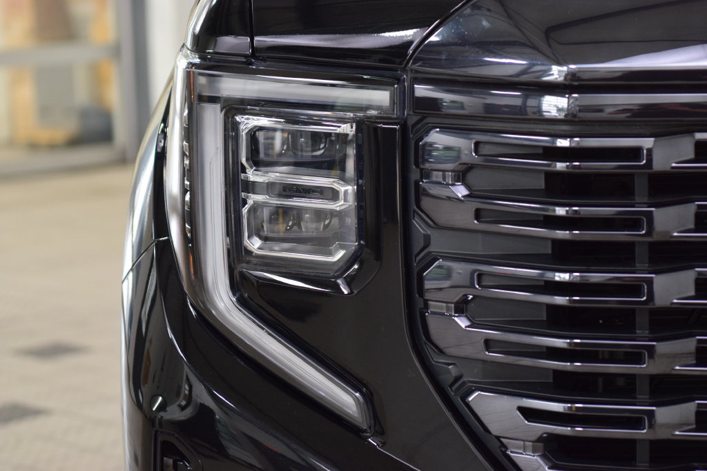 Used 2024 GMC Sierra 1500 Denali Ultimate AWD/4WD image 12