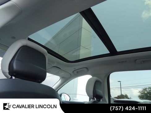 Used 2026 Lincoln Nautilus Premier w/ Equipment Group 102A AWD/4WD image 9