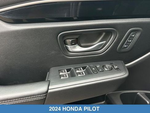 Certified 2024 Honda Pilot Touring image 13