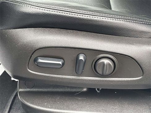 Used 2023 Chevrolet Blazer LT w/ LPO, Black Grille Bar Package image 17