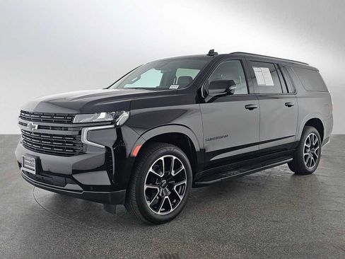 Used 2024 Chevrolet Suburban RST w/ Luxury Package image 7