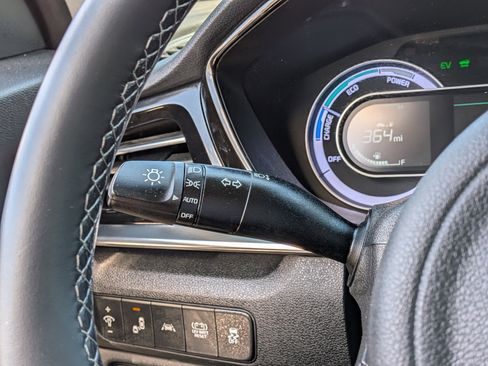 Used 2021 Kia Niro LXS image 27