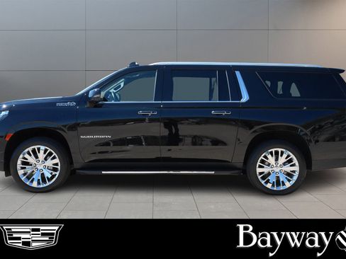 Used 2023 Chevrolet Suburban High Country w/ Max Trailering Package image 4