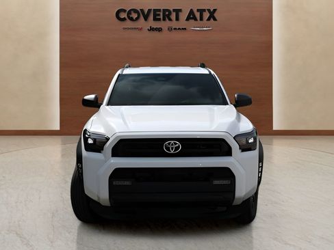 Used 2025 Toyota 4Runner SR5 AWD/4WD image 5