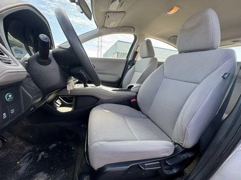 Used 2018 Honda HR-V LX image 12