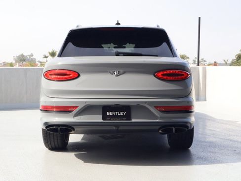 Used 2023 Bentley Bentayga Extended Wheelbase image 11