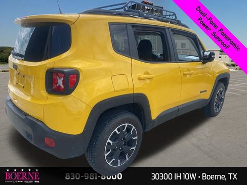 Used 2023 Jeep Renegade Latitude w/ Sun/Sound Group AWD/4WD image 8