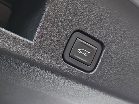 Certified 2025 GMC Acadia Elevation image 29