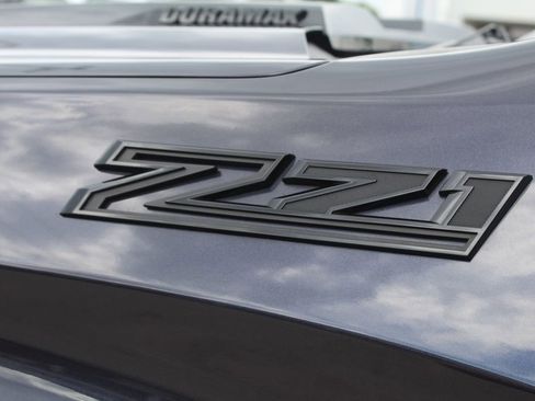 Used 2022 Chevrolet Silverado 1500 LT Trail Boss w/ Convenience Package II AWD/4WD image 9