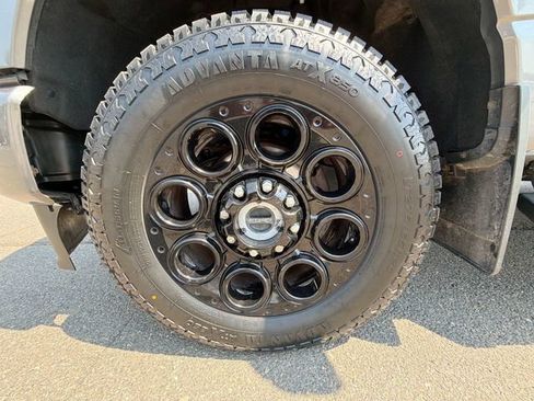 Used 2023 Ford F250 Lariat w/ Black Appearance Package AWD/4WD image 18