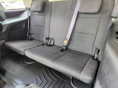 Used 2017 GMC Yukon SLE w/ SLE Value Package RWD image 32