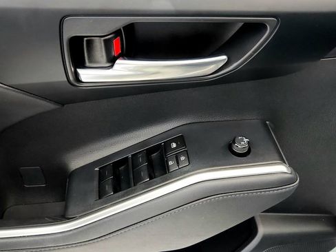 Certified 2024 Toyota Highlander XLE AWD/4WD image 39