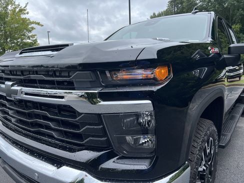 Used 2025 Chevrolet Silverado 2500 LT w/ Safety Package image 5