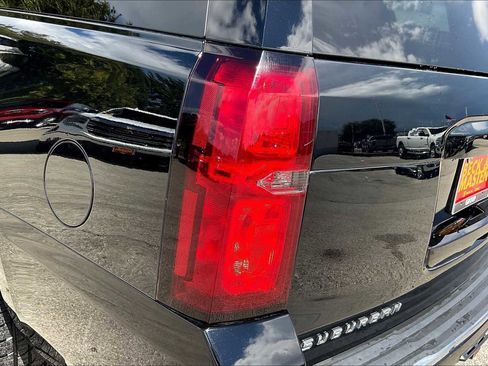 Used 2019 Chevrolet Suburban Premier image 27