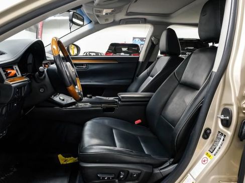 Used 2013 Lexus ES 300h w/ Premium Pkg image 4