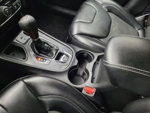 Used 2019 Jeep Cherokee Latitude Plus image 26