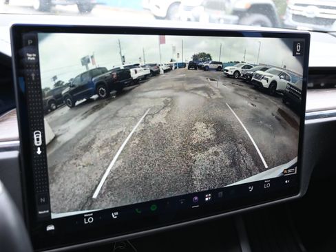 Used 2022 Tesla Model S AWD/4WD image 18