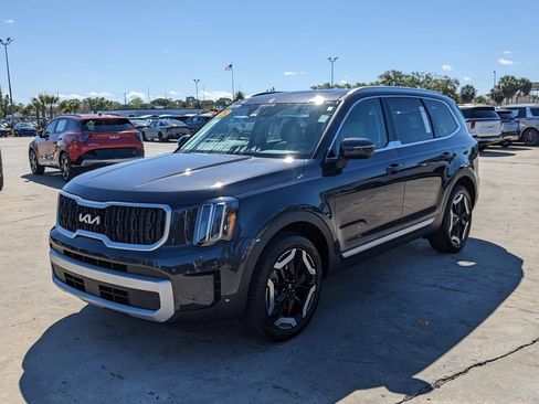 Certified 2025 Kia Telluride EX X-Line AWD/4WD image 4