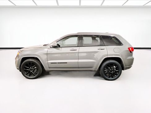Used 2020 Jeep Grand Cherokee Altitude AWD/4WD image 23