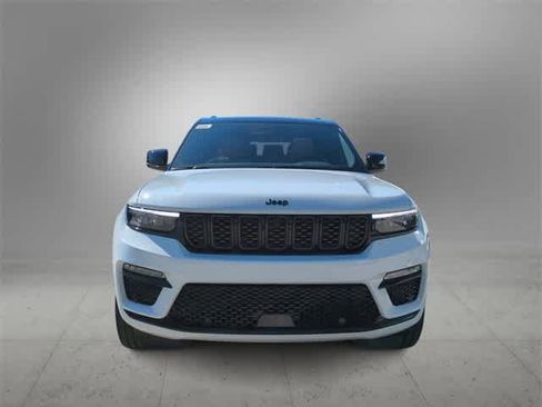 New 2025 Jeep Grand Cherokee Summit image 3