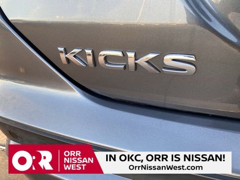 Used 2023 Nissan Kicks SV image 10