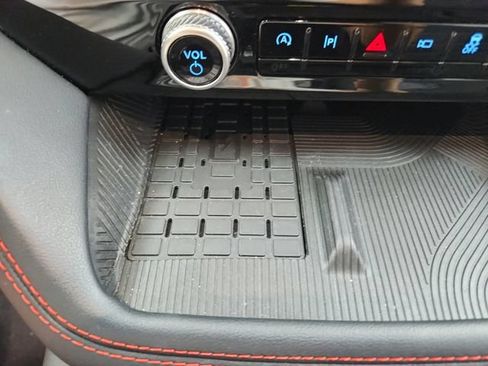 Used 2025 Ford Explorer ST-Line w/ Premium Package RWD image 31