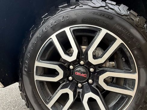 Used 2021 GMC Yukon AT4 w/ AT4 Premium Package image 16