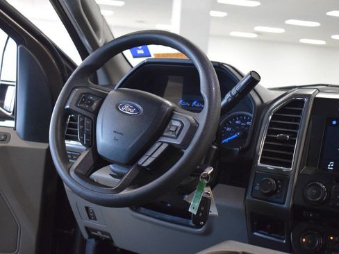 Used 2017 Ford F350 XLT w/ XLT Premium Package image 46