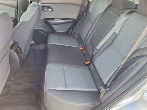 Used 2022 Nissan Rogue SV image 25